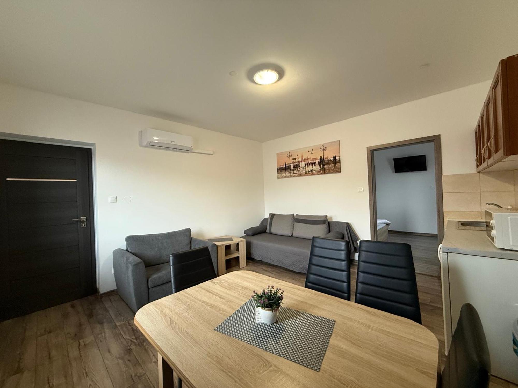 Apartman Tereza Velky Meder Luaran gambar